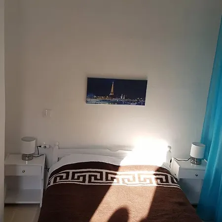 Nancy's 2 Hotel