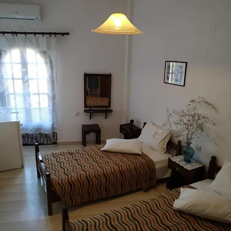 Nancy's 2 Hotel *